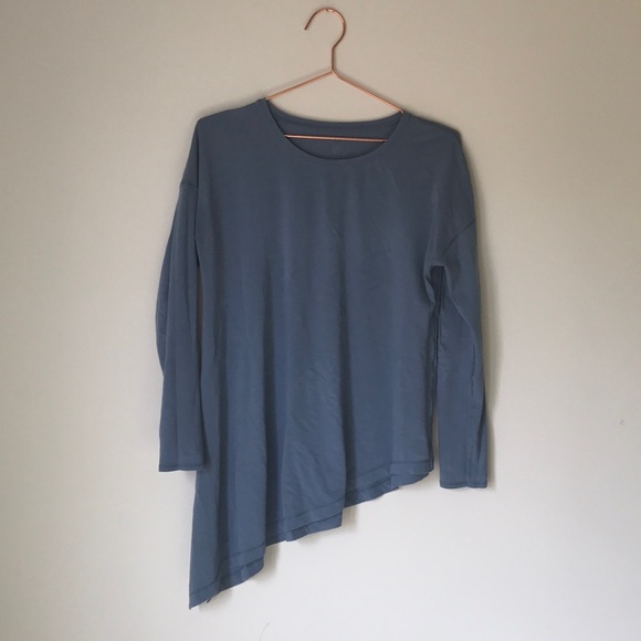 LuluLemon To The Point long sleeve - Picture 2 of 5